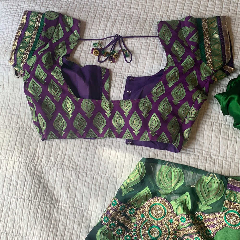 Shalwar Kameez 3piece can b taken out4 bigger size